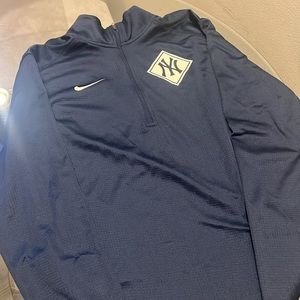 Men Nike dri-fit Yankee long sleeve zip with high neck